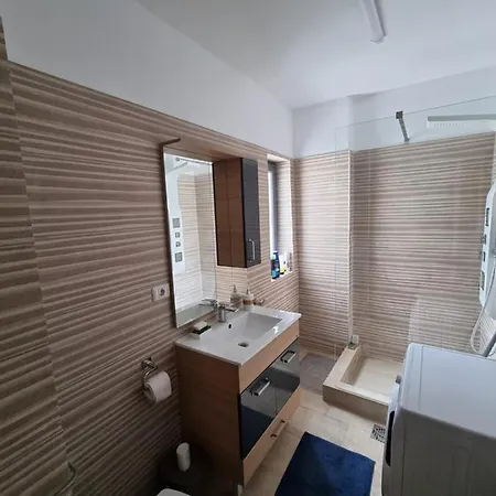 Apartament Monica Catalina *